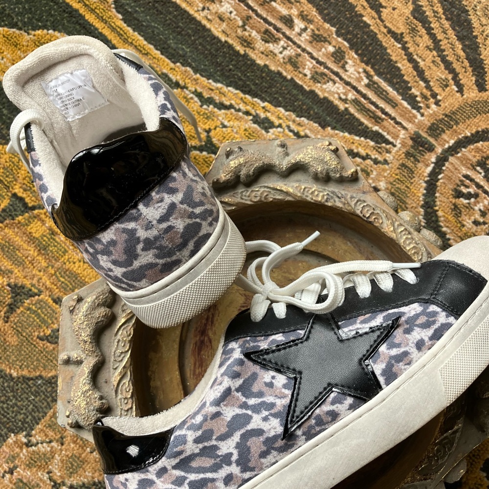 Steve Madden “G*lden G**se look sneakers